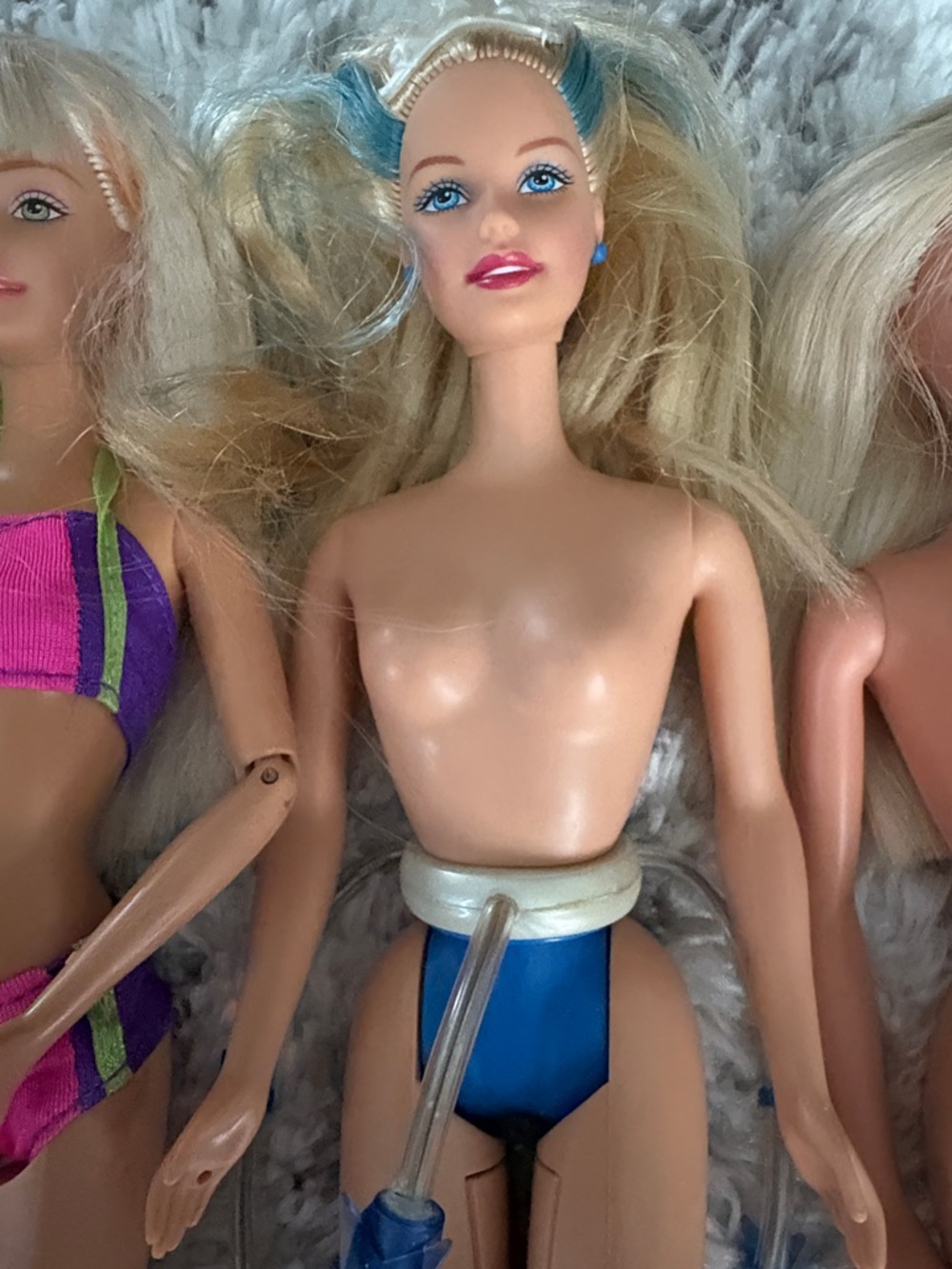 Barbie Dolls Lot with Pink and Blue Swimwear - Picture 5 of 6